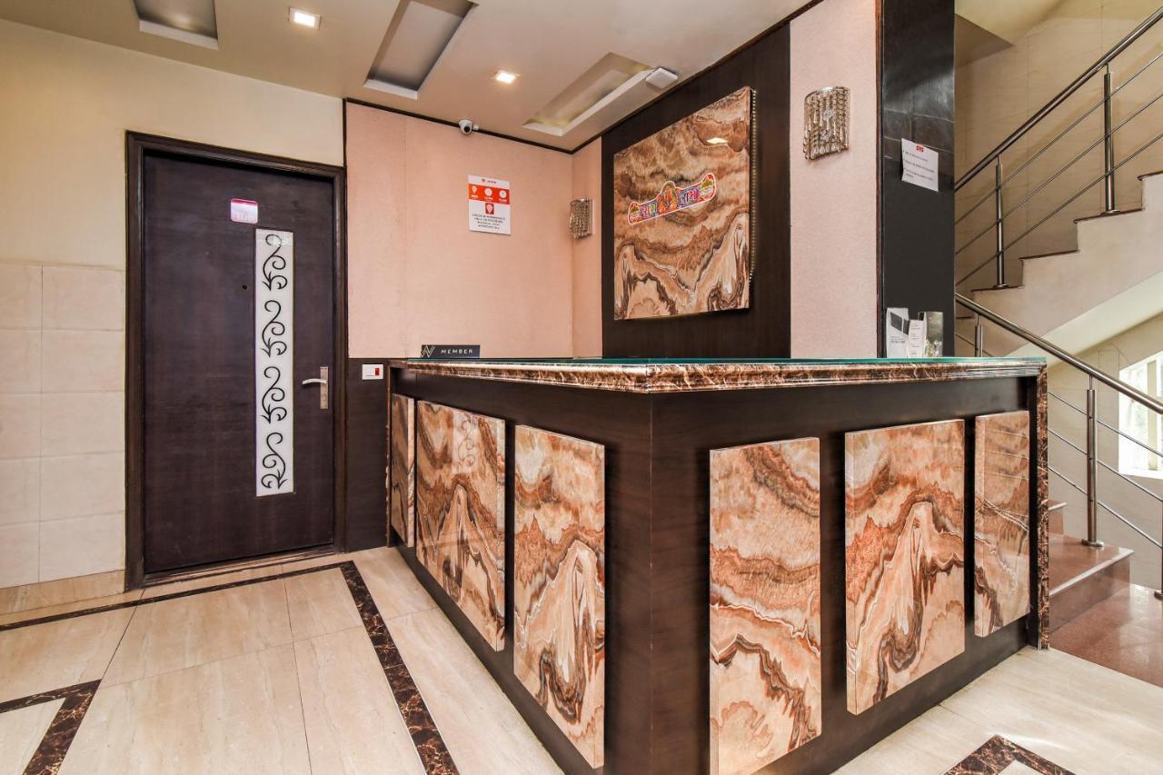 Collection O 76248 Hotel D Crown New Delhi Bagian luar foto