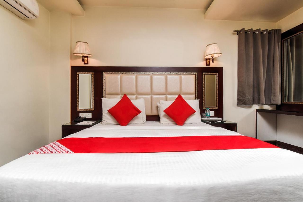 Collection O 76248 Hotel D Crown New Delhi Bagian luar foto