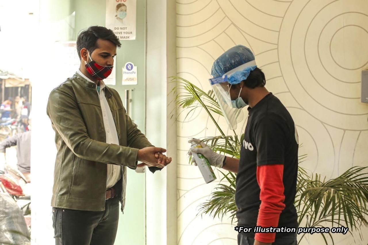 Collection O 76248 Hotel D Crown New Delhi Bagian luar foto